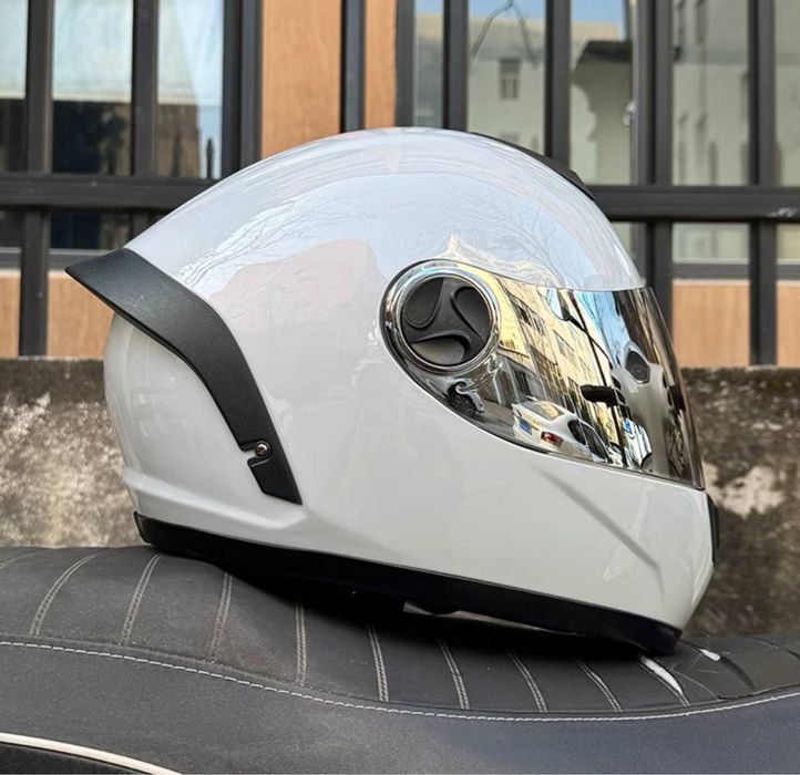 Мотоциклетный шлем фирмы ORZ. + Бонус