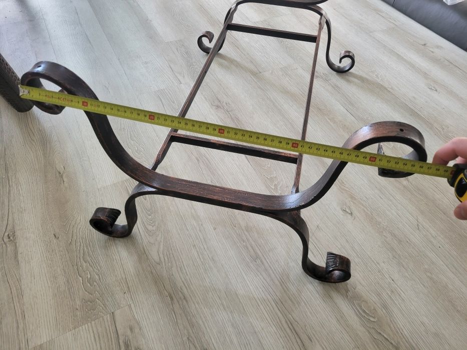 Masa fier forjat cu tot cu blat din sticla in stare foarte buna