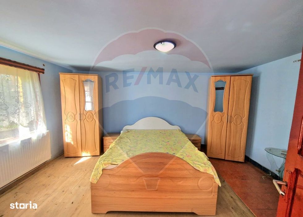 Casă cu 3 camere de vânzare