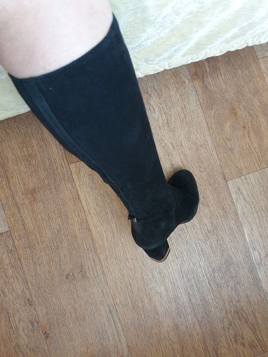 Продаю сапоги 2 пары 35 размер