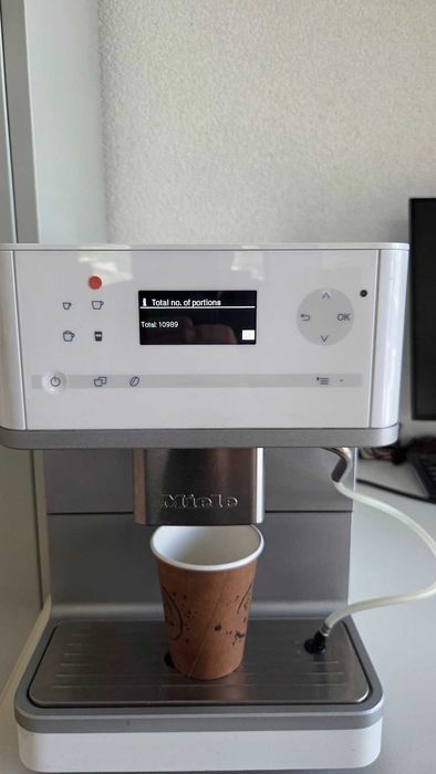 Кафемашина Miele CM6100