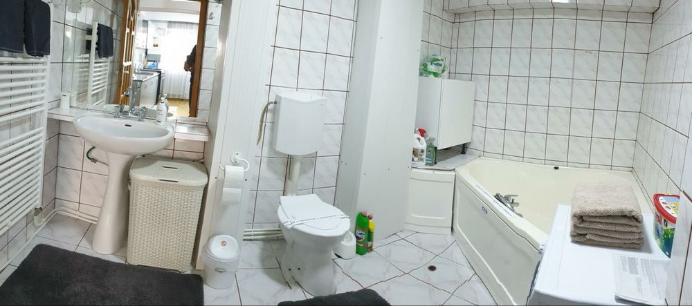 Chirie apartament, persoana fizica inchiriez apartament cu trei camere