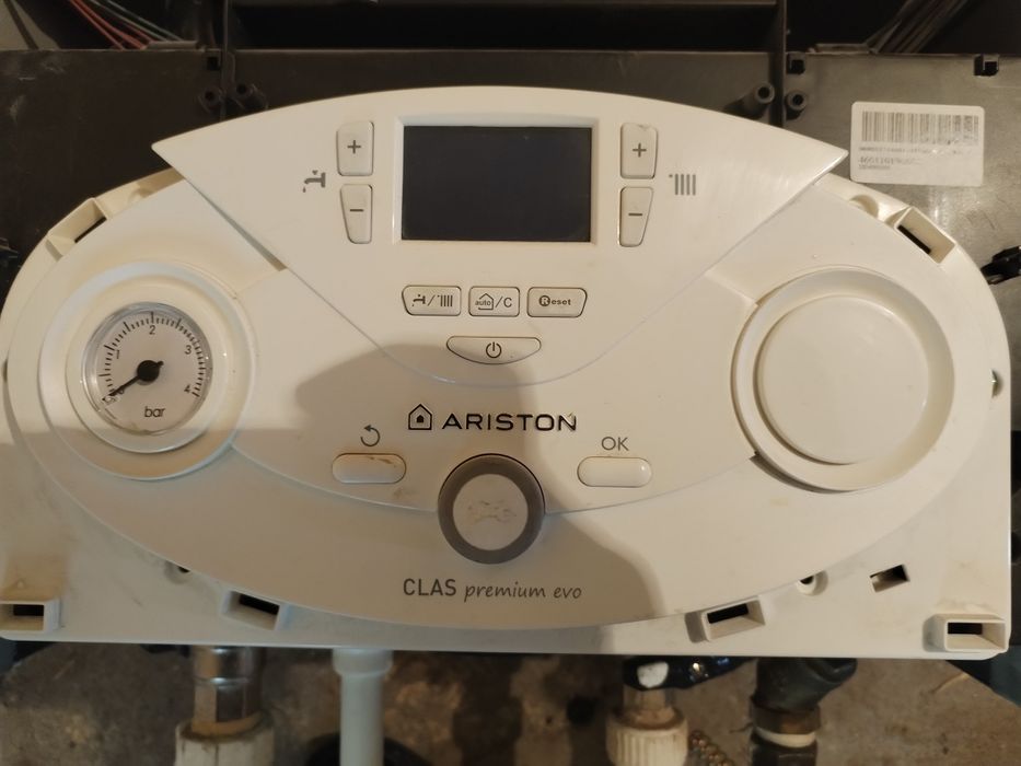 Vând centrala Ariston CLAS premium Evo condensatie