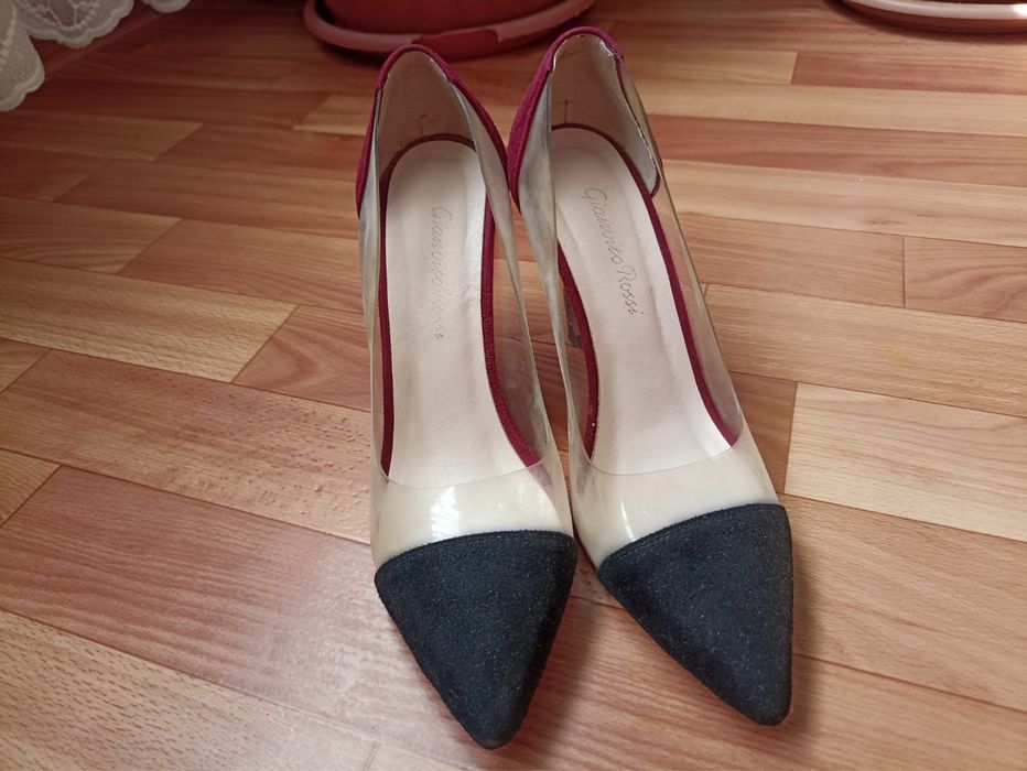 Продам пары туфлей