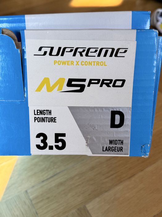 Хоккейные коньки bauer S22 supreme M5pro