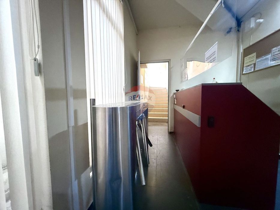 Функционално помещение на ТОП локация за продажба, Център, гр. Варна,