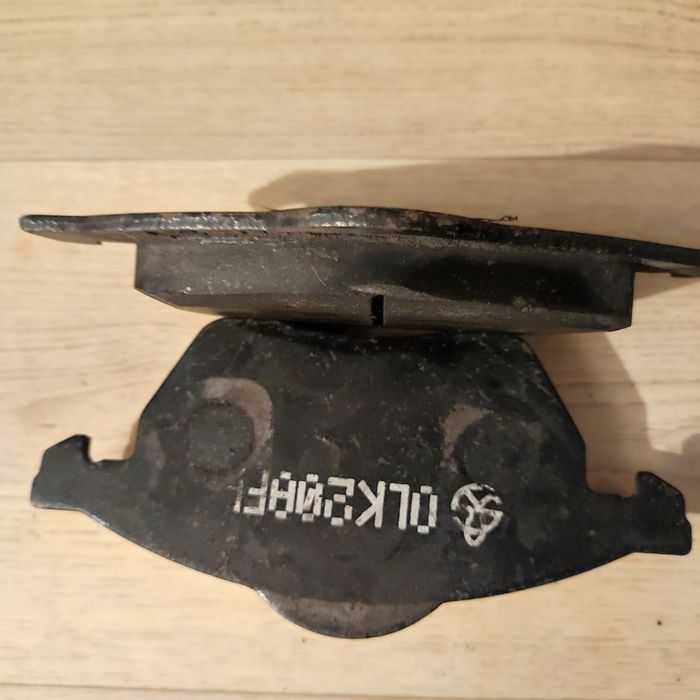 Продам тормозные колодки