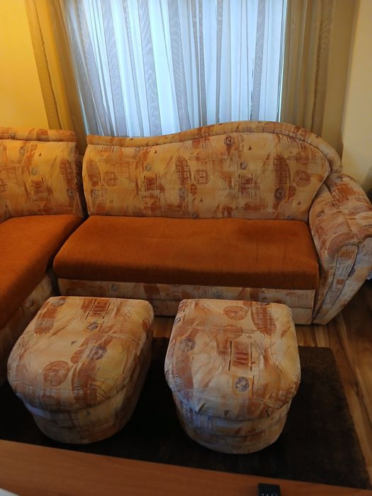 Ъглов разтегателен диван с повдигащ механизъм и ракла