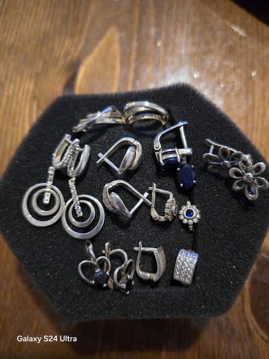 Лот сребърни обеци