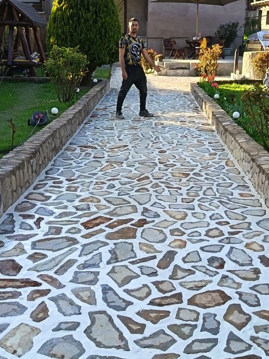 Vând și montez piatra naturala de munte