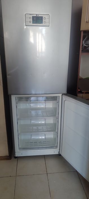 Продам холодильник LG