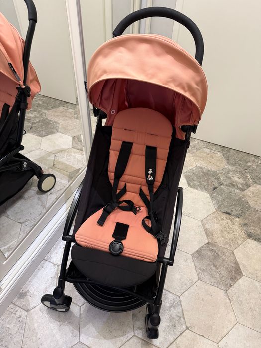 Vând cărucior Yoyo Babyzen cu accesorii