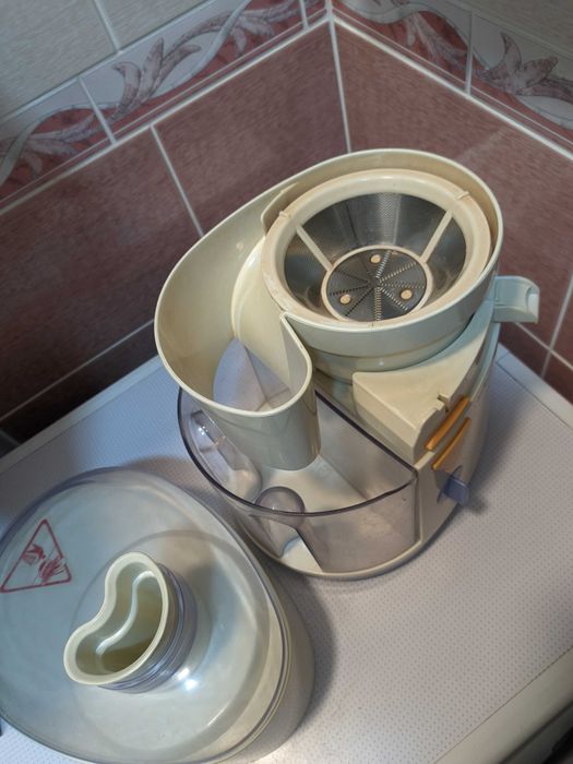 Соковыжималка Ufesa (Original).