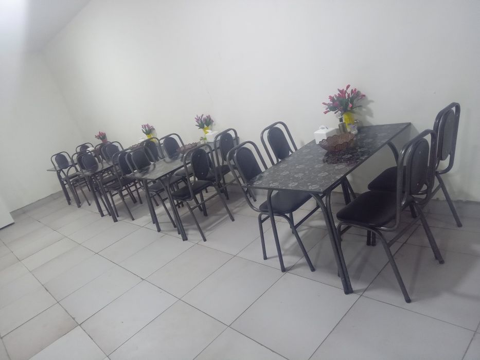 Stol stul sotiladi yangiday ko'p ishlatilmagan