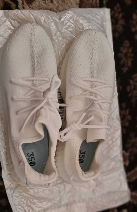Adidas yeezy 350 noi,albi