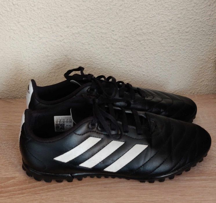 Crampoane Adidas,Mar.38,5
