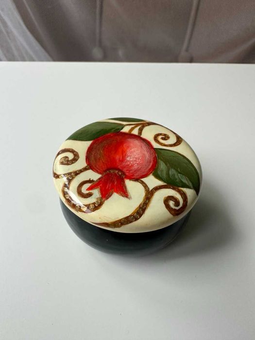 Дървена кутия за бижута