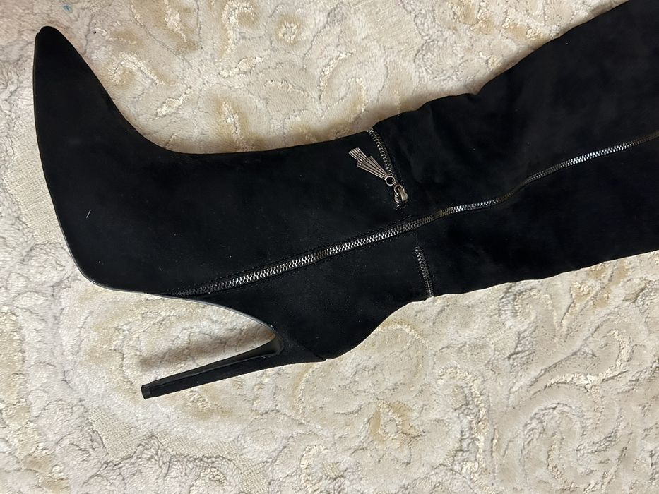 Замшевые сапоги.