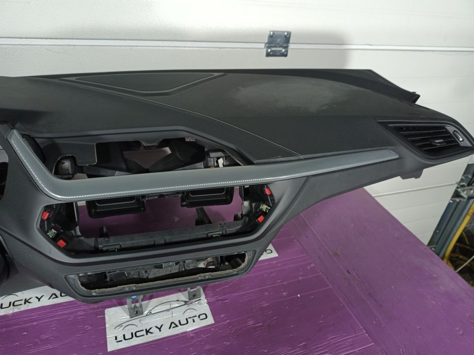 Plansa de bord bmw serie 1 f40