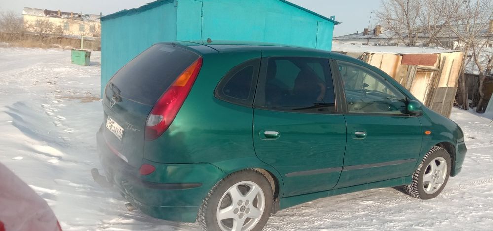 Ниссан Альмера Тино