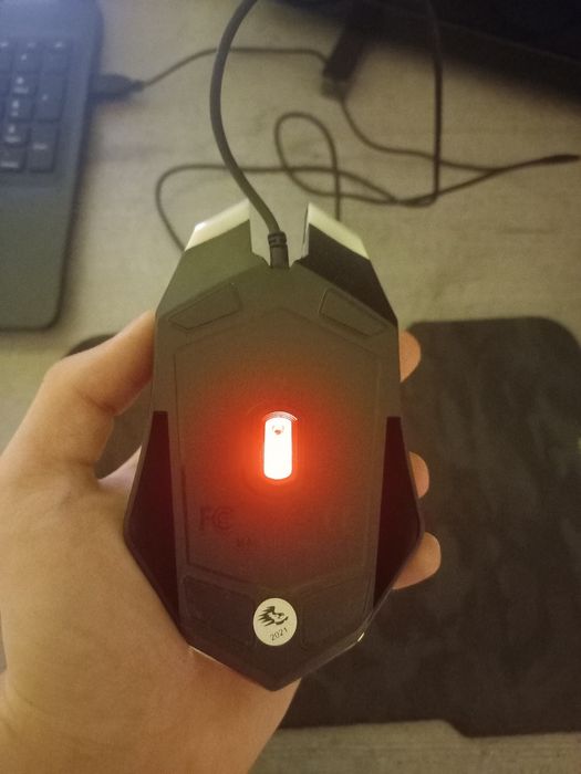 Продавам 2 мишки