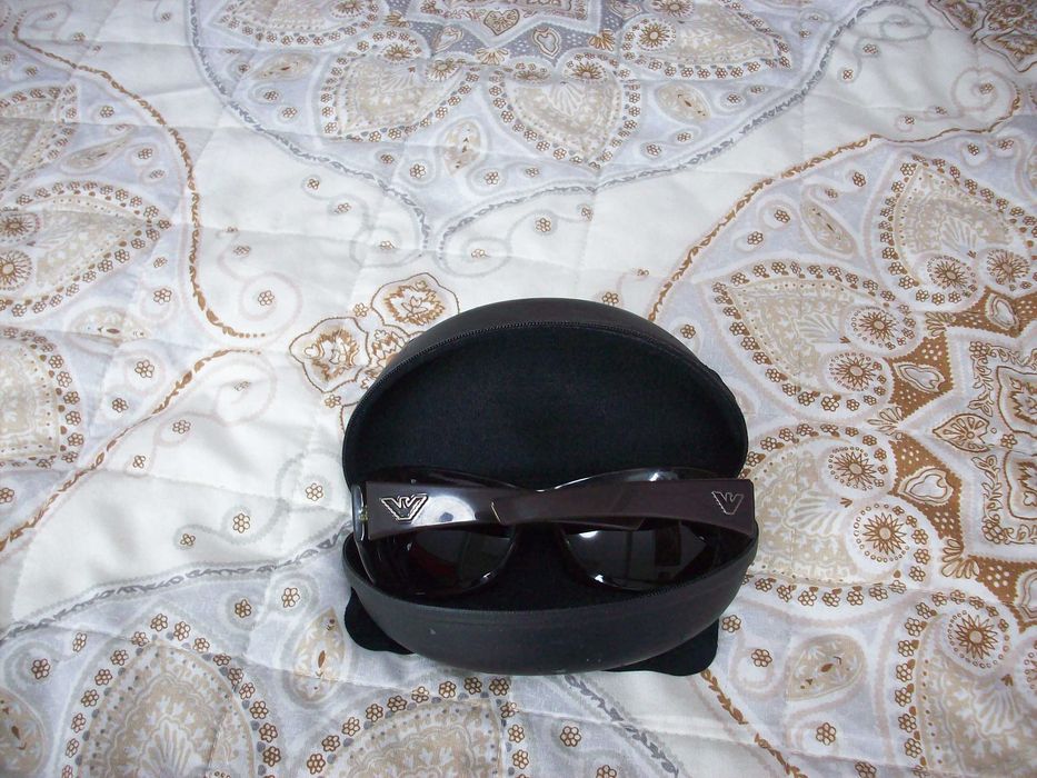 Ochelari de soare Armani 230 lei neg.