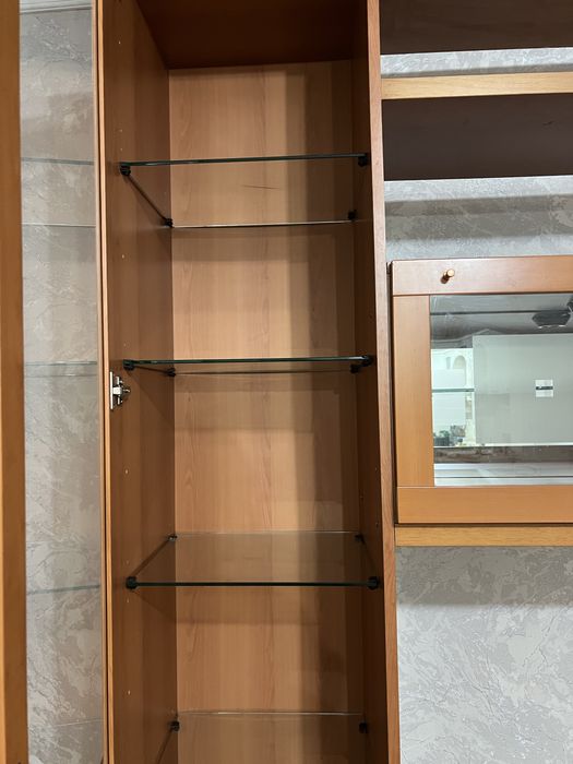 Стенка для посуд и тумбочка для телевизора