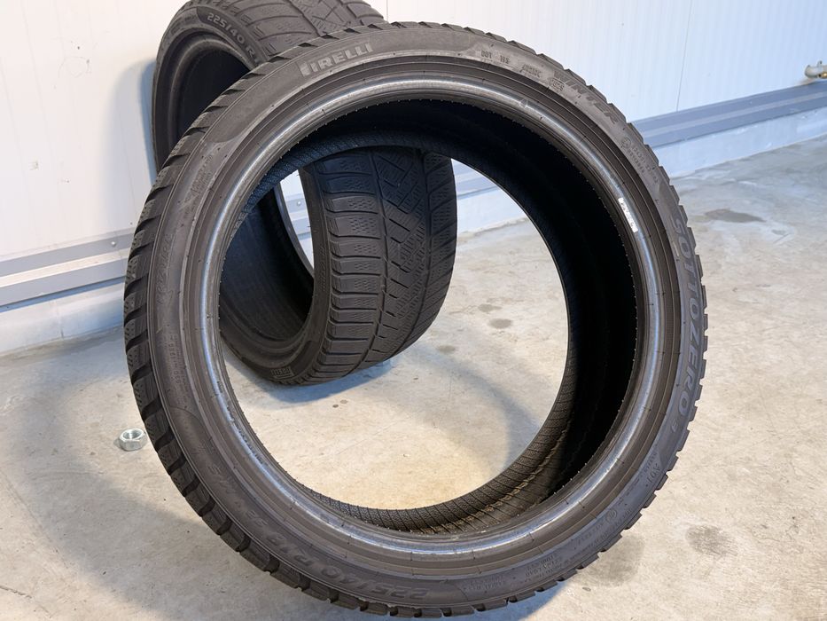 225/40/18 зимни гуми PIRELLI SOTOZERO 3
