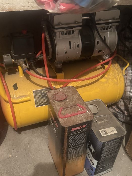 Воздушный компрессор на 30 л