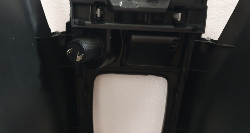 Централна Конзола - Барче - Peugeot 207 (2006г)