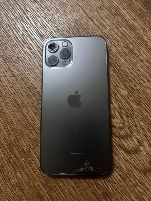 Iphone 12 pro в черном цвете