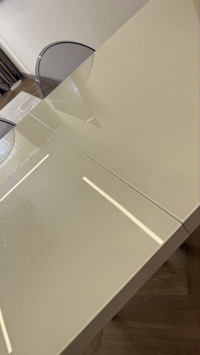 Стол стеклянный кухонный