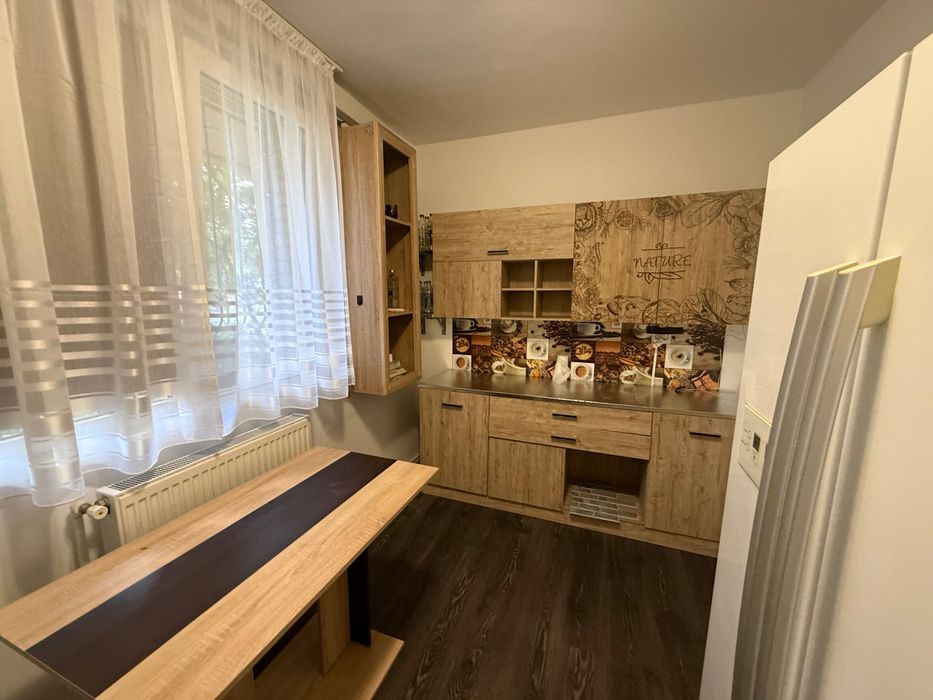 Apartament două camere de închiriat parter