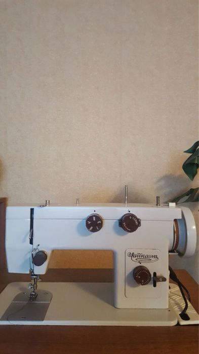 Швейная машинка чайка 143 в отличном состоянии