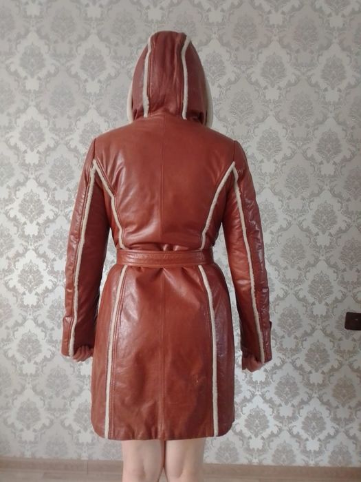 Продам верхнюю одежду