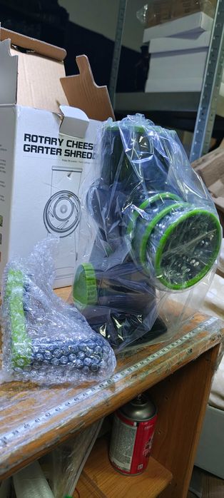 Razatoare manuala pentru fructe si legume cu 3 lame interschimbabile