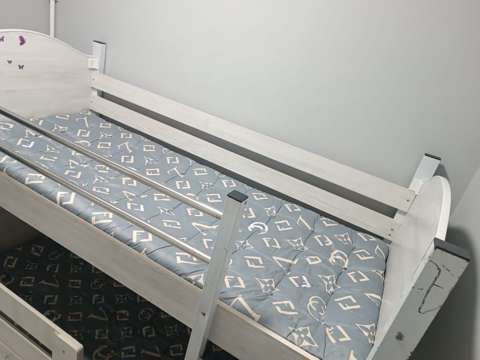 Продается 2-х этажная кровать