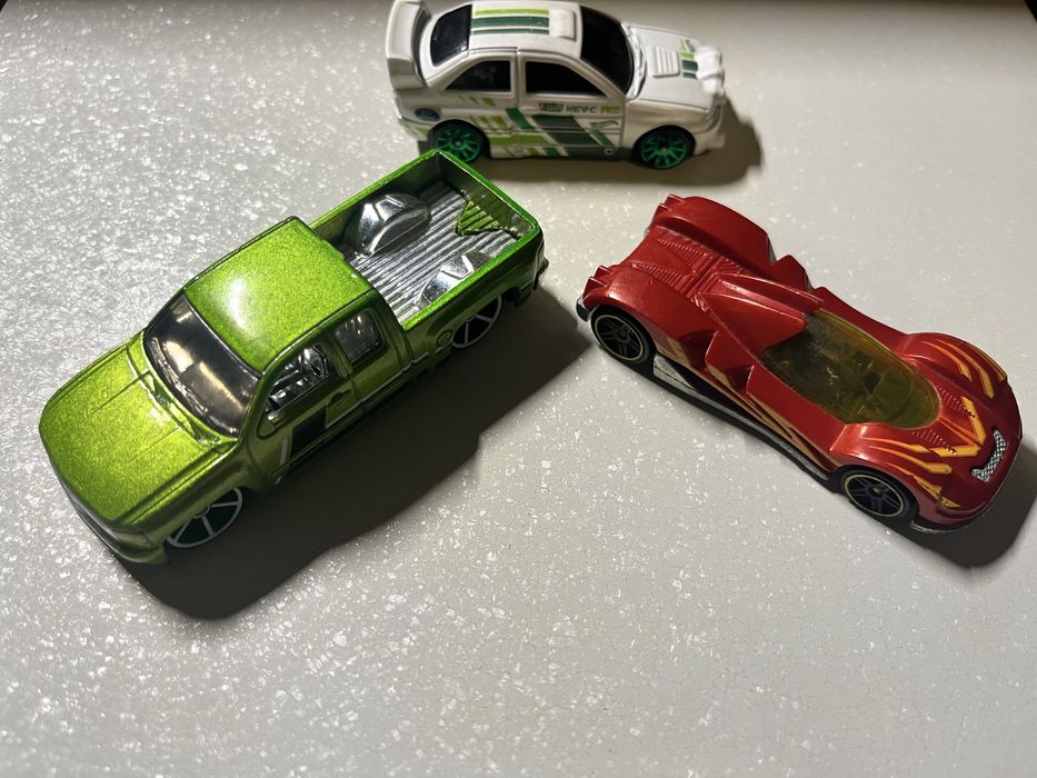 3 jucarii Hotwheels