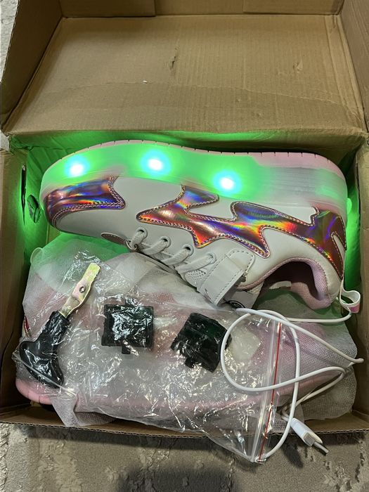 Кроссовки с роликами