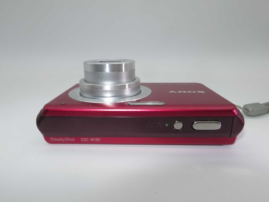 Sony Cyber-shot DSC W180 червен ултра компактен фотоапарат, малка цифрова камера, в отлично състояние, пълен комплект, тествана и работи перфектно