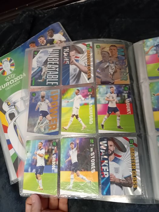 Vand album euro 2024 cu  100de lei negociabil
