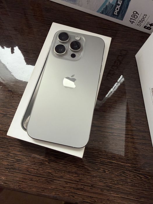 Прдам iphone 15 pro 256