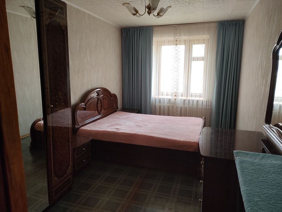 Продам спальный гарнитур