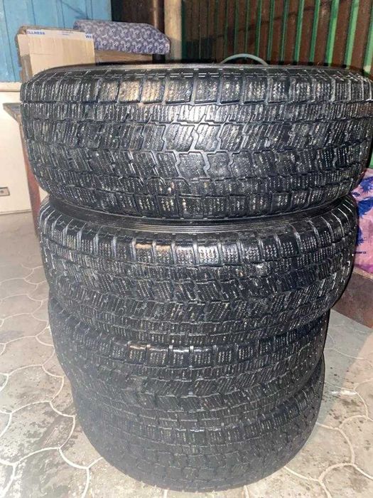 Шины GOODYEAR липучка с отличным протектором