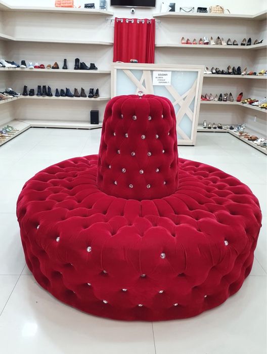 Canapea chesterfield