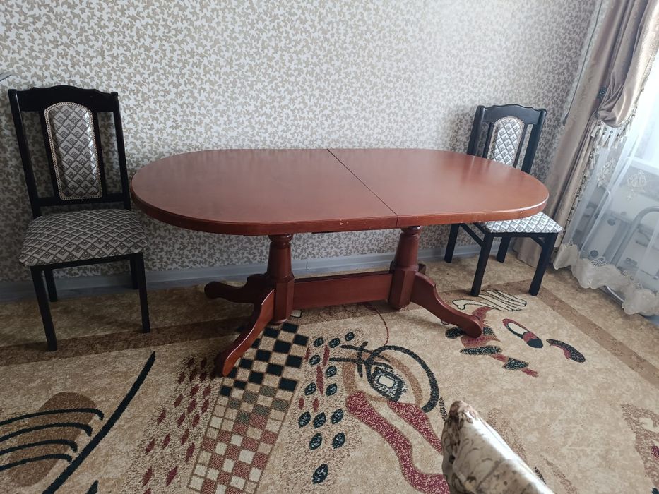 Продам  стол большой