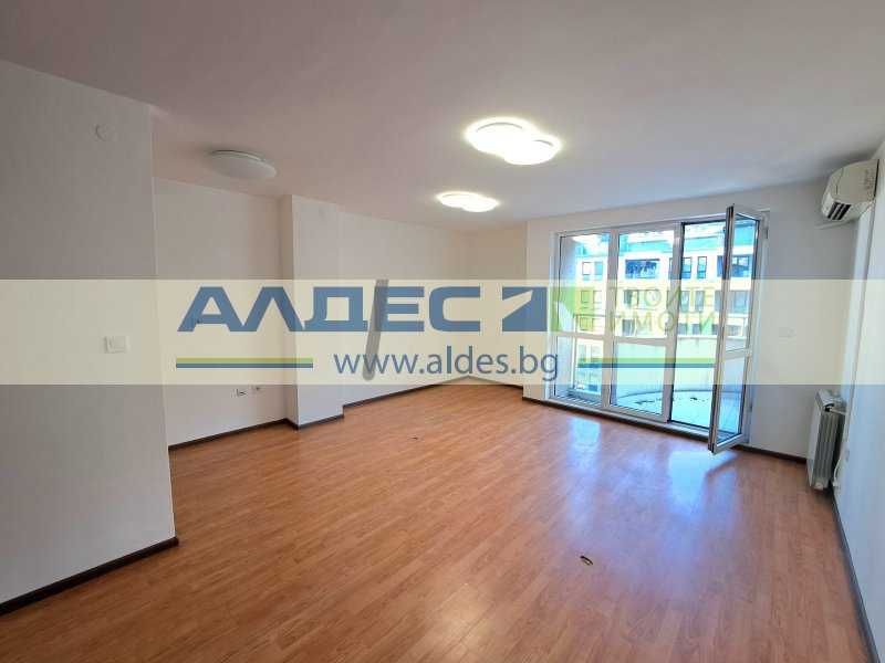 Продава се Тристаен апартамент в София, Център - 75 кв.м за 3747 €/кв.м - Снимка #2