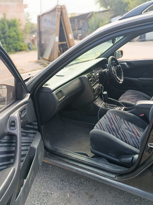 Срочно продам Тайота Калдину 1995 года