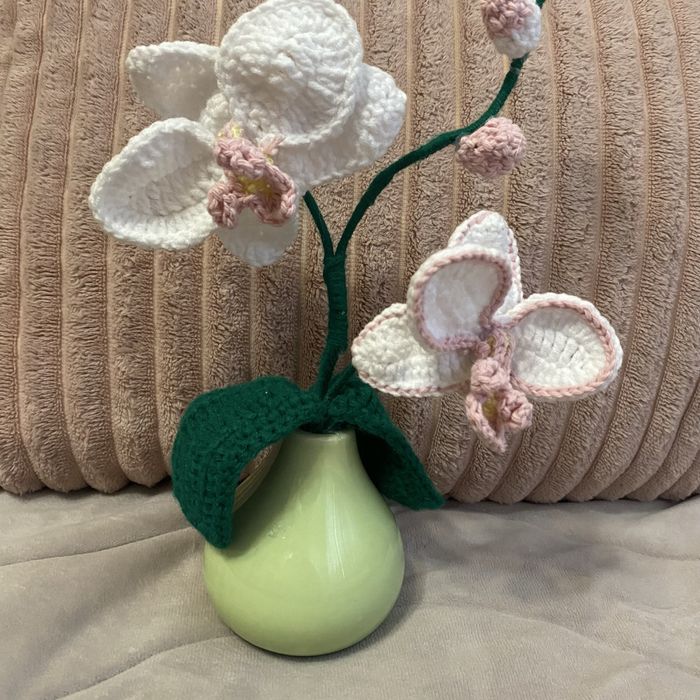 Плетени цветя на една кука