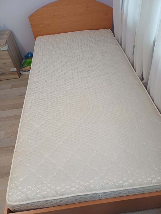 Единично легло с матрак